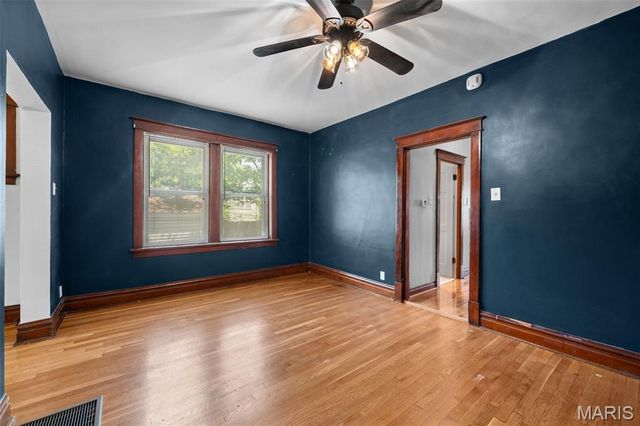 4910 Bonita Avenue, St Louis, MO 63109