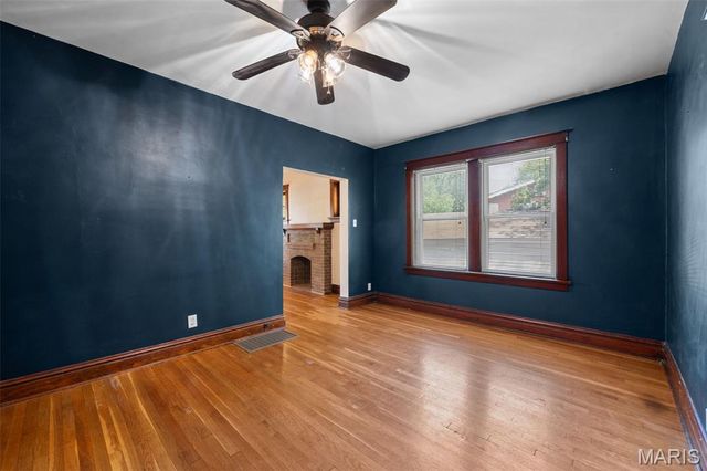 4910 Bonita Avenue, St Louis, MO 63109