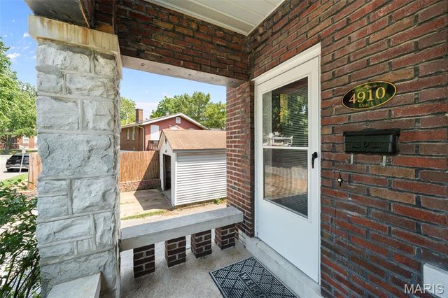 4910 Bonita Avenue, St Louis, MO 63109