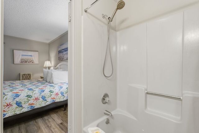 415 Ocean Creek Dr Apt 2318, Myrtle Beach, SC 29572