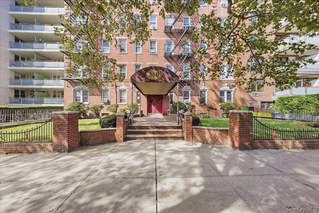 360 Ocean Parkway 5G, Brooklyn, NY 11218