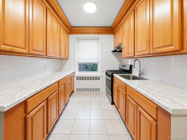 360 Ocean Parkway 5G, Brooklyn, NY 11218
