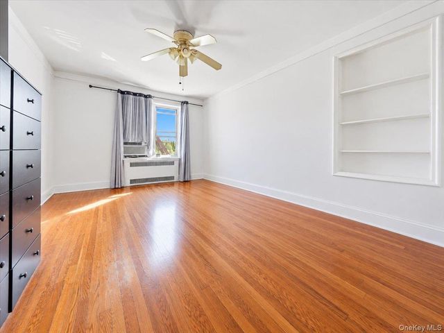 360 Ocean Parkway 5G, Brooklyn, NY 11218