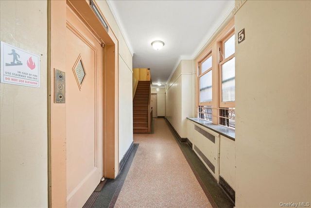 360 Ocean Parkway 5G, Brooklyn, NY 11218