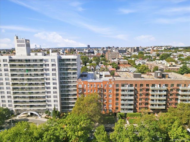 360 Ocean Parkway 5G, Brooklyn, NY 11218