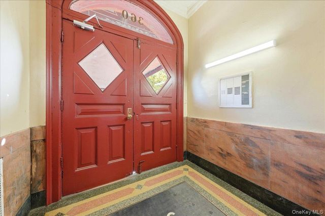 360 Ocean Parkway 5G, Brooklyn, NY 11218