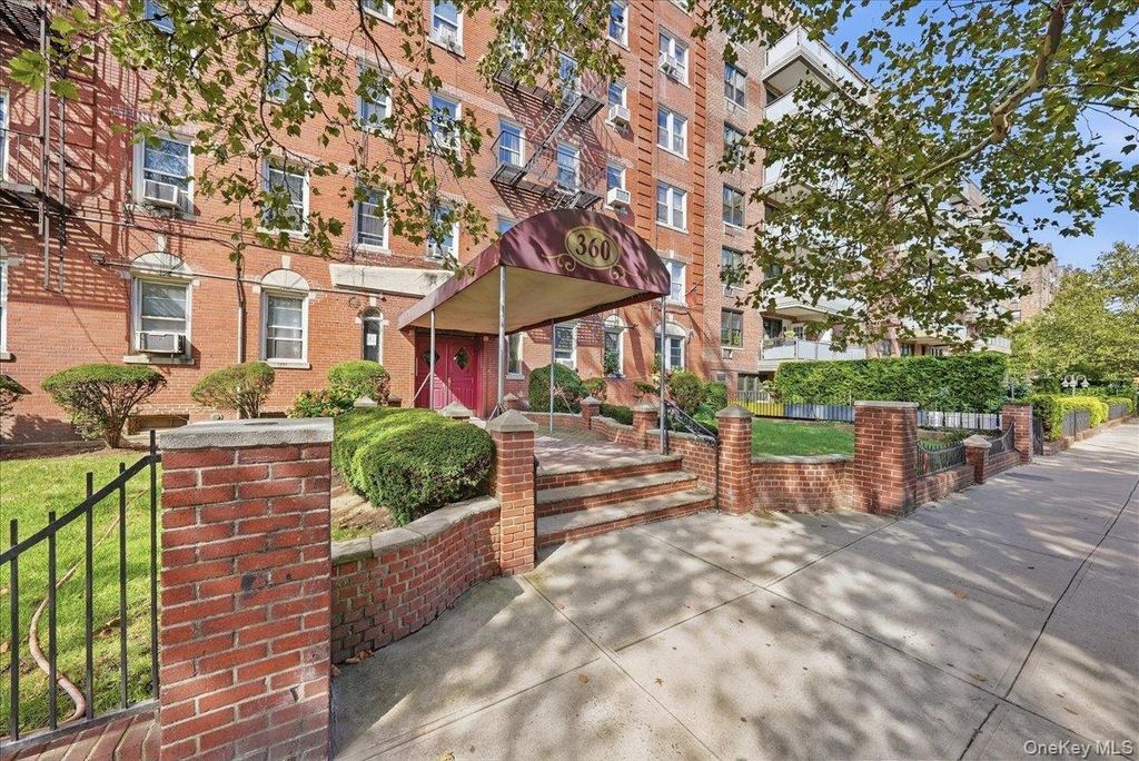 360 Ocean Parkway 5G, Brooklyn, NY 11218 — exterior