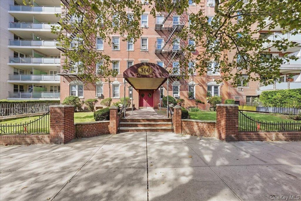 360 Ocean Parkway 5G, Brooklyn, NY 11218 — photo 2