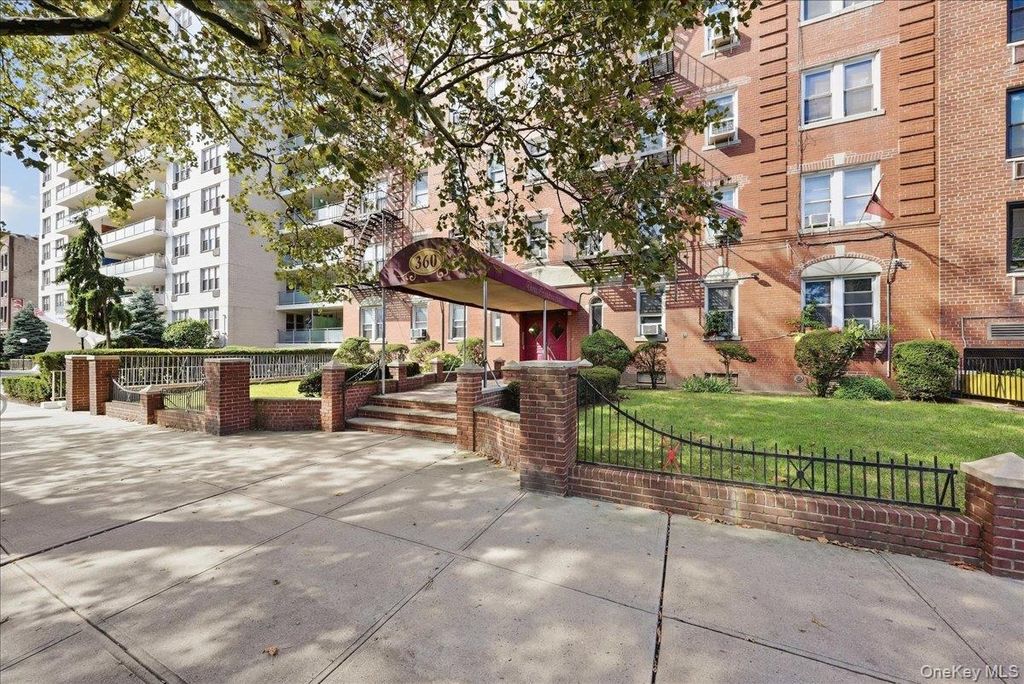 360 Ocean Parkway 5G, Brooklyn, NY 11218 — photo 3