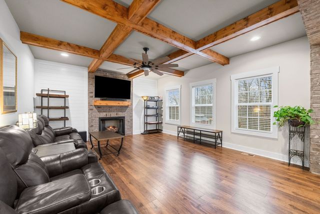 2854 Benton Ridge Rd, Palmyra, TN 37142