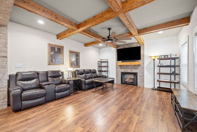 2854 Benton Ridge Rd, Palmyra, TN 37142