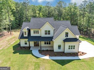 158 Rivers Edge Drive, Forsyth, GA 31029