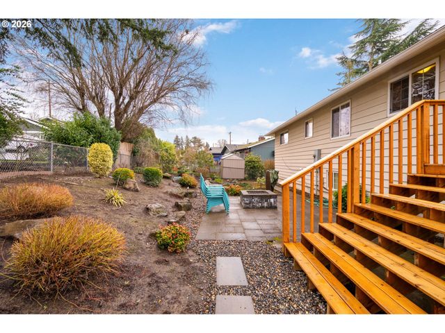 17670 Se EMERALD Dr, Milwaukie, OR 97267