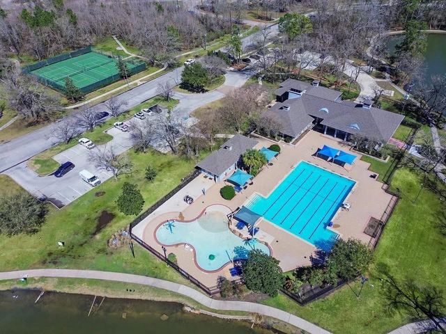 15806 Elkins Creek Court, Houston, TX 77044