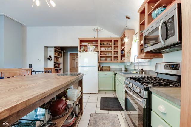 8465 Valley View Drive, Martinsville, IN 46151