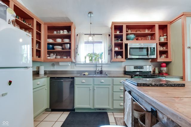 8465 Valley View Drive, Martinsville, IN 46151