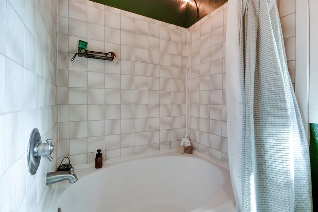 8465 Valley View Drive, Martinsville, IN 46151