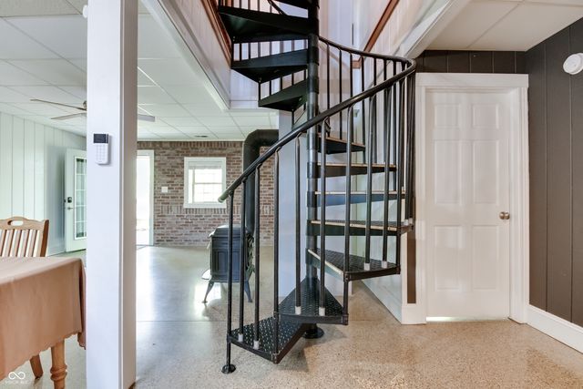 8465 Valley View Drive, Martinsville, IN 46151