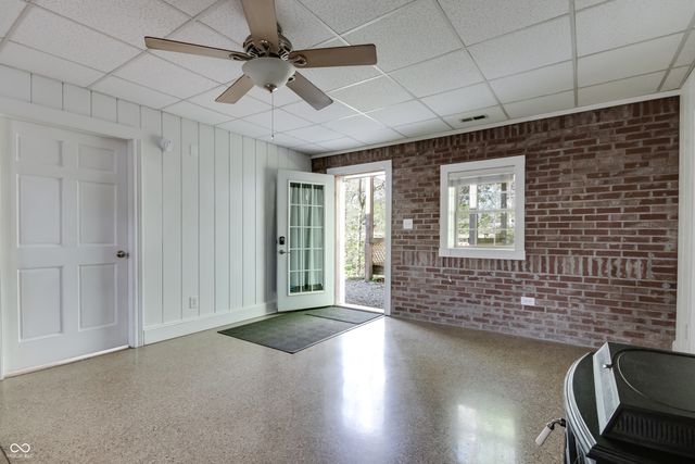8465 Valley View Drive, Martinsville, IN 46151