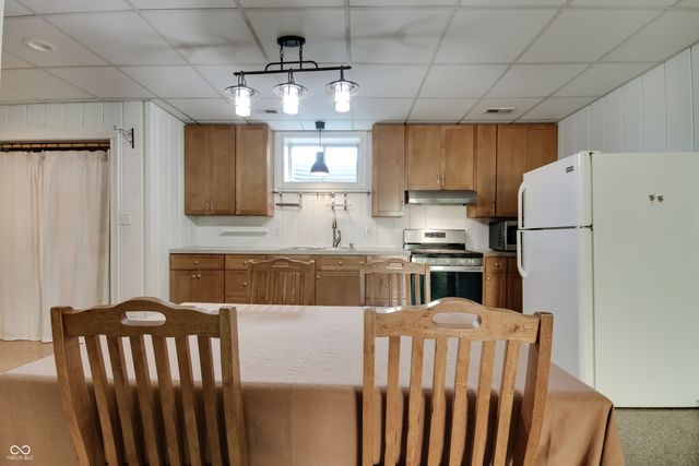 8465 Valley View Drive, Martinsville, IN 46151