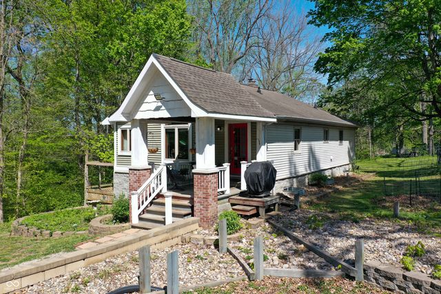 8465 Valley View Drive, Martinsville, IN 46151