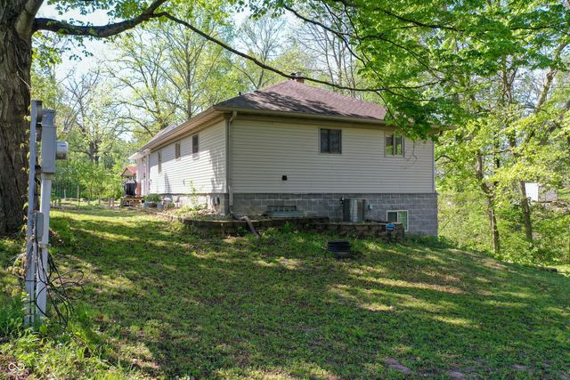 8465 Valley View Drive, Martinsville, IN 46151