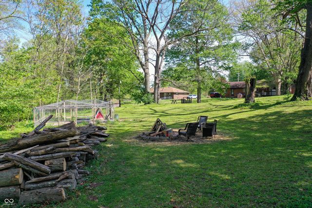 8465 Valley View Drive, Martinsville, IN 46151