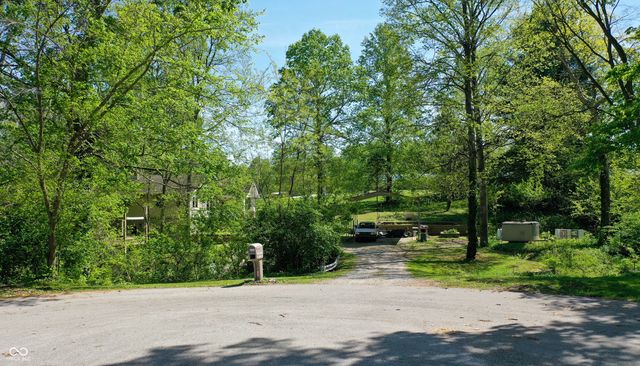 8465 Valley View Drive, Martinsville, IN 46151