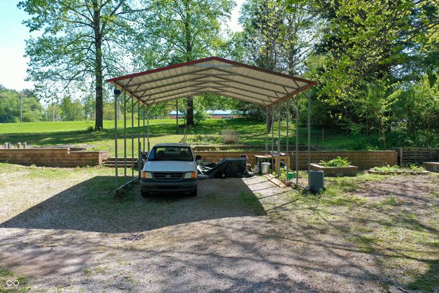 8465 Valley View Drive, Martinsville, IN 46151