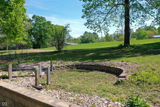8465 Valley View Drive, Martinsville, IN 46151