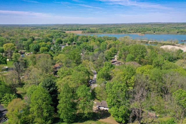 8465 Valley View Drive, Martinsville, IN 46151