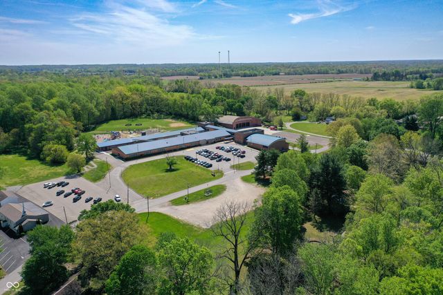 8465 Valley View Drive, Martinsville, IN 46151