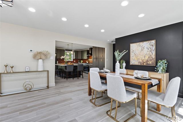 406 Meyer Avenue, St Louis, MO 63122