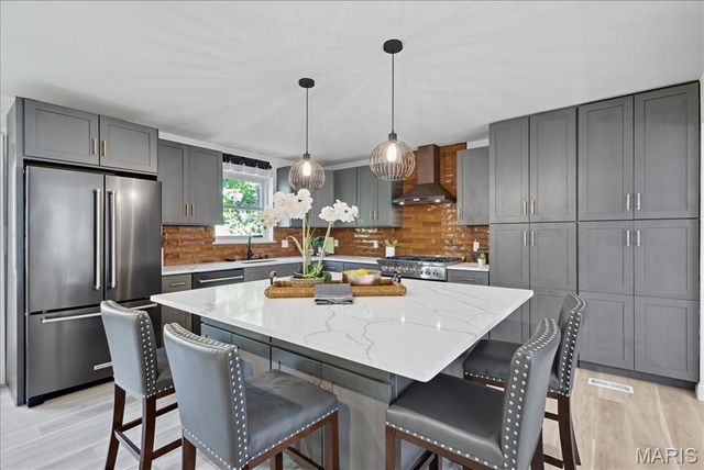 406 Meyer Avenue, St Louis, MO 63122