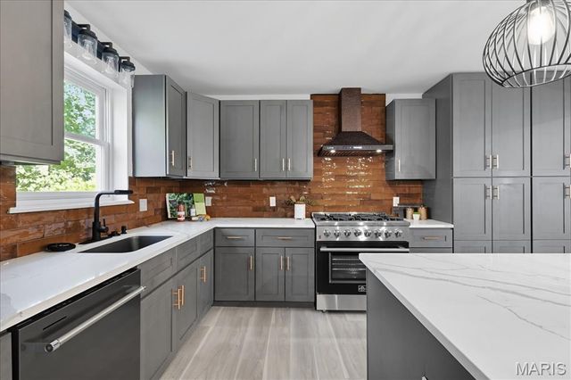 406 Meyer Avenue, St Louis, MO 63122