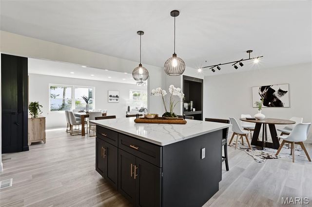 406 Meyer Avenue, St Louis, MO 63122