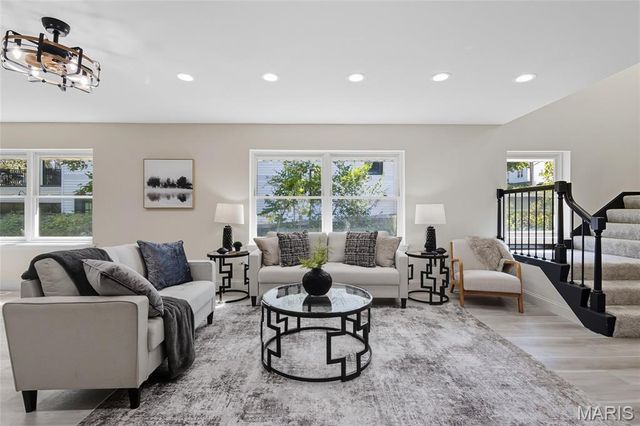 406 Meyer Avenue, St Louis, MO 63122