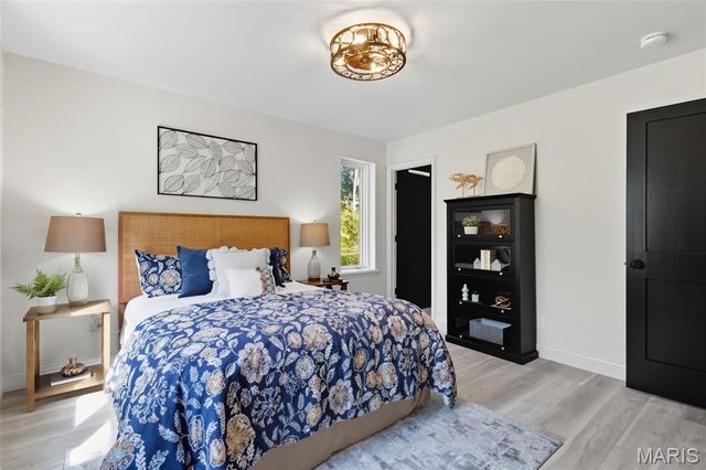 406 Meyer Avenue, St Louis, MO 63122