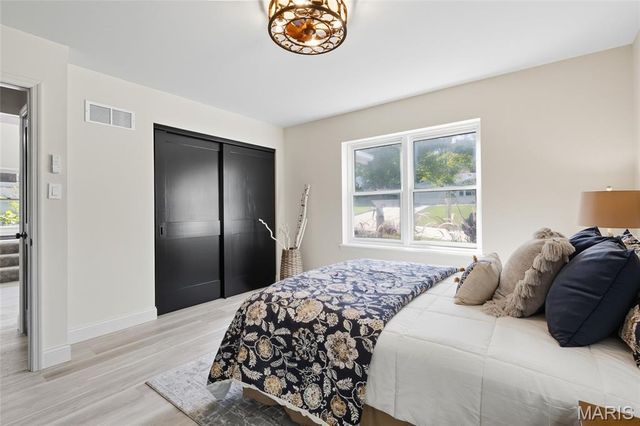 406 Meyer Avenue, St Louis, MO 63122