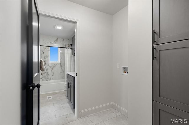 406 Meyer Avenue, St Louis, MO 63122