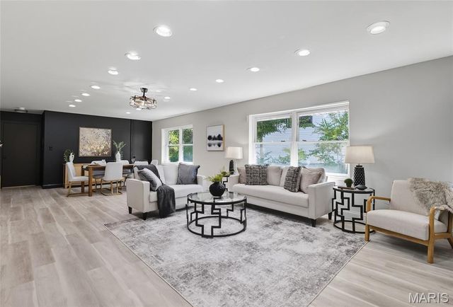 406 Meyer Avenue, St Louis, MO 63122