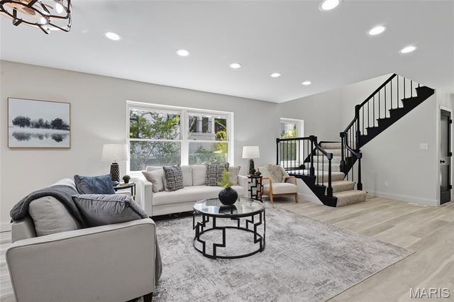 406 Meyer Avenue, St Louis, MO 63122