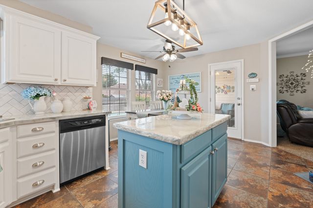 1017 Winepress Road, Burleson, TX 76028