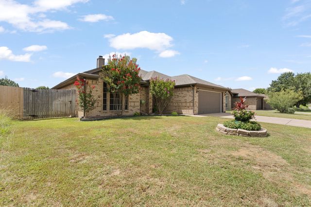 1017 Winepress Road, Burleson, TX 76028