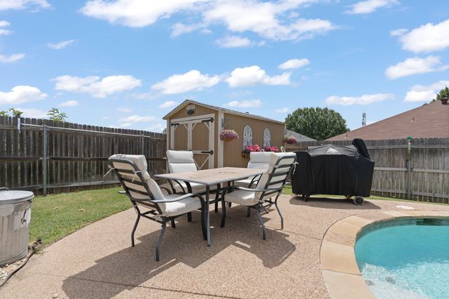 1017 Winepress Road, Burleson, TX 76028