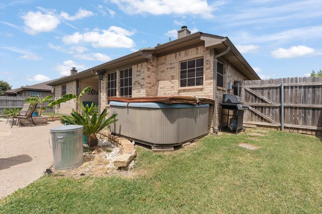 1017 Winepress Road, Burleson, TX 76028