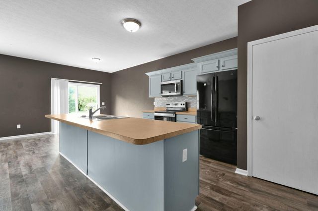 210 Autumn Way, Pataskala, OH 43062