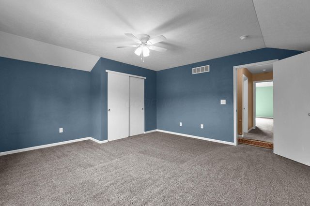 210 Autumn Way, Pataskala, OH 43062