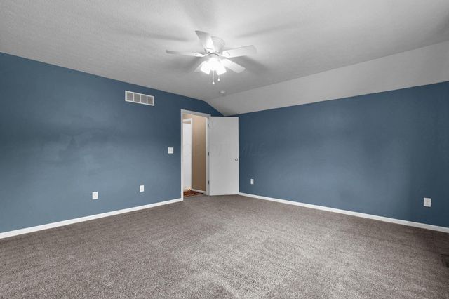 210 Autumn Way, Pataskala, OH 43062