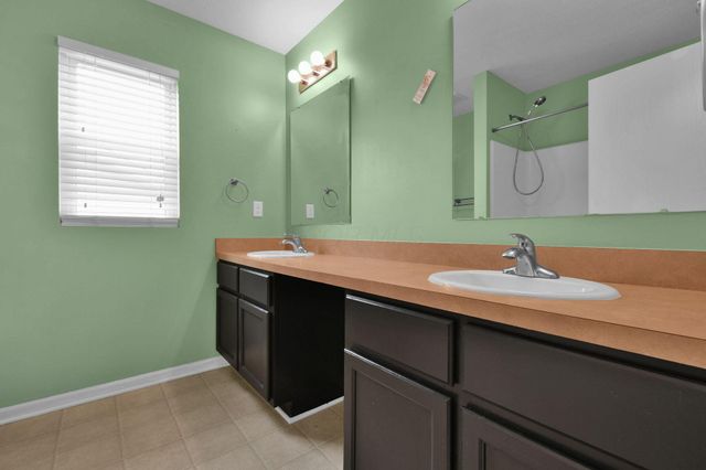 210 Autumn Way, Pataskala, OH 43062